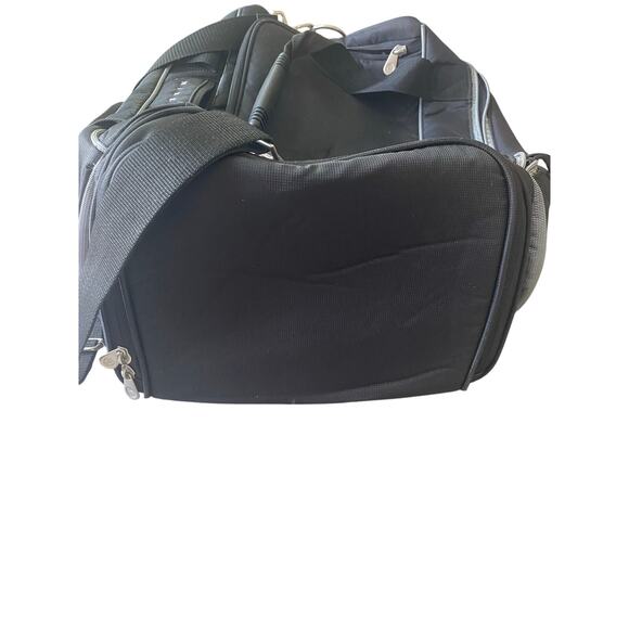 Nike Golf Duffle Bag Gym Workout  includes Carrying Strap Many Pockets - Picture 5 of 7